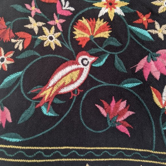 Umgee Floral Embroidered Mini Skirt Medium - Picture 2 of 5